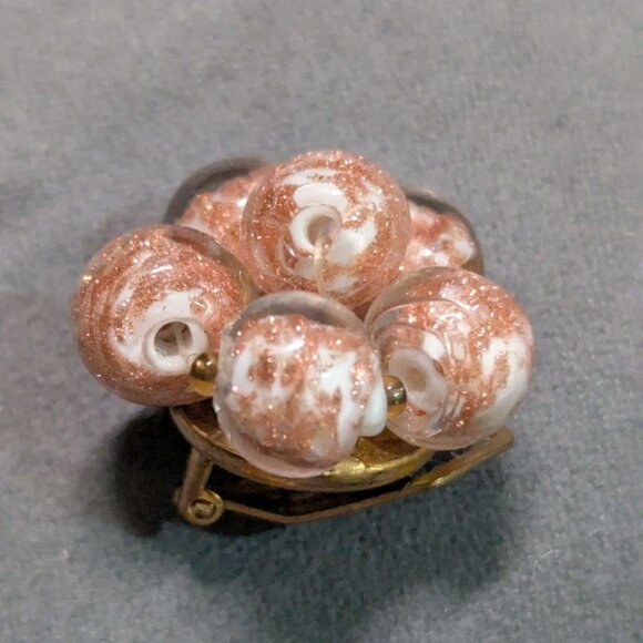 Vintage Cluster Bead Clip-On Earrings White/Gold Glitter Swirl Retro Statement J - Picture 2 of 8